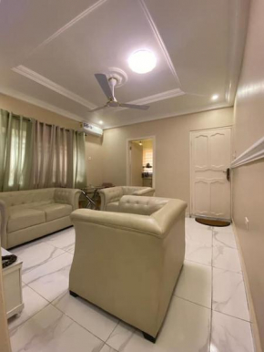 E&R Luxury Apartment